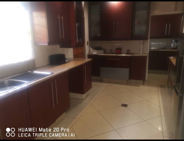 5 BEDROOM FREEHOLD FOR SALE IN BRACKENHURST